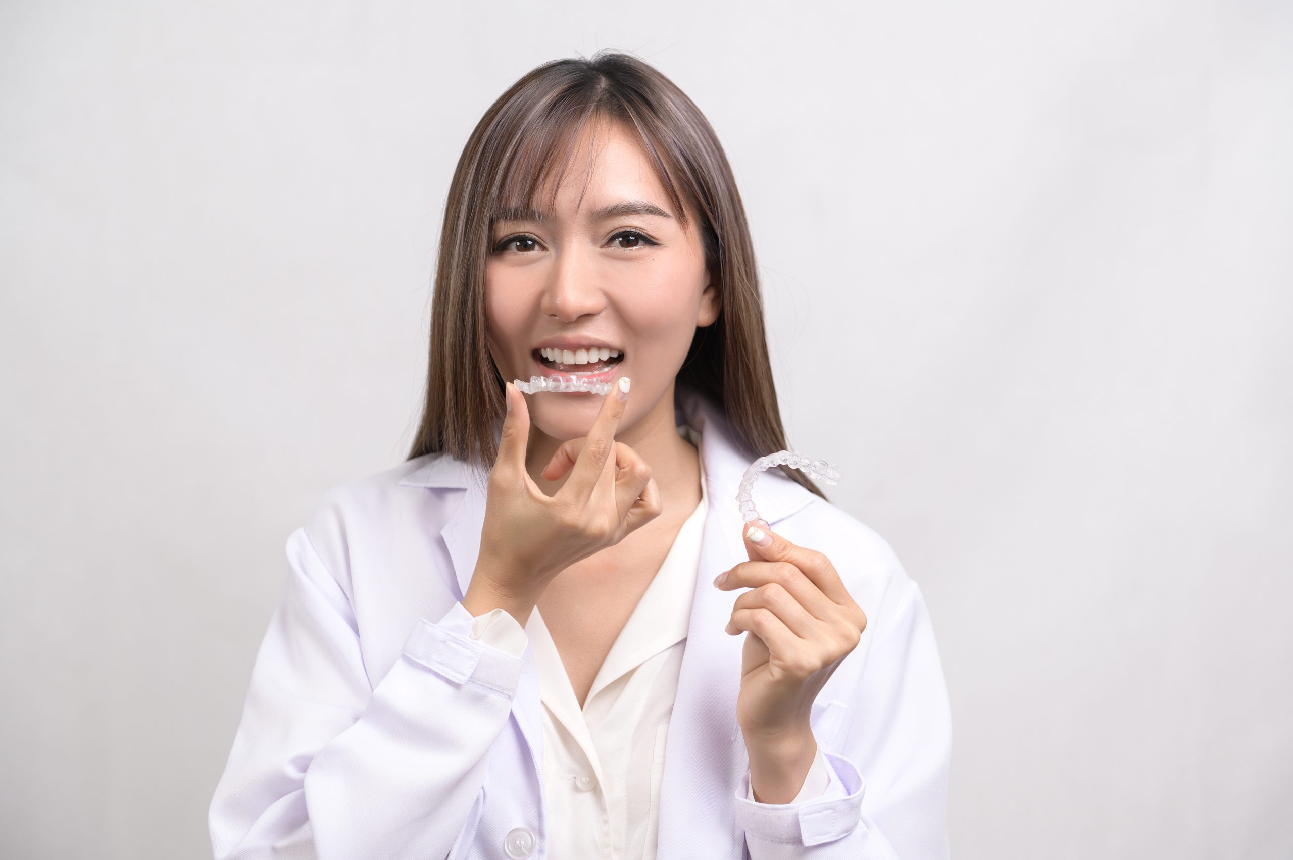 Eating with Invisalign: Essential Guidelines